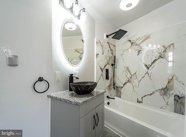 3232 N ROLLING RD, Baltimore, MD 21244