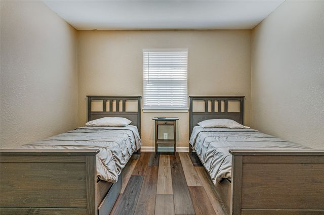 2214 Pine Street, Grand Prairie, TX 75050