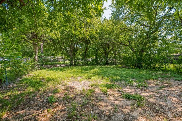 2214 Pine Street, Grand Prairie, TX 75050