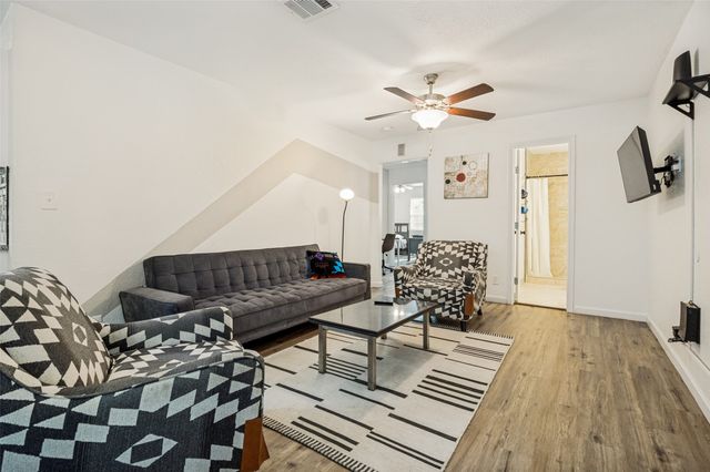 2214 Pine Street, Grand Prairie, TX 75050
