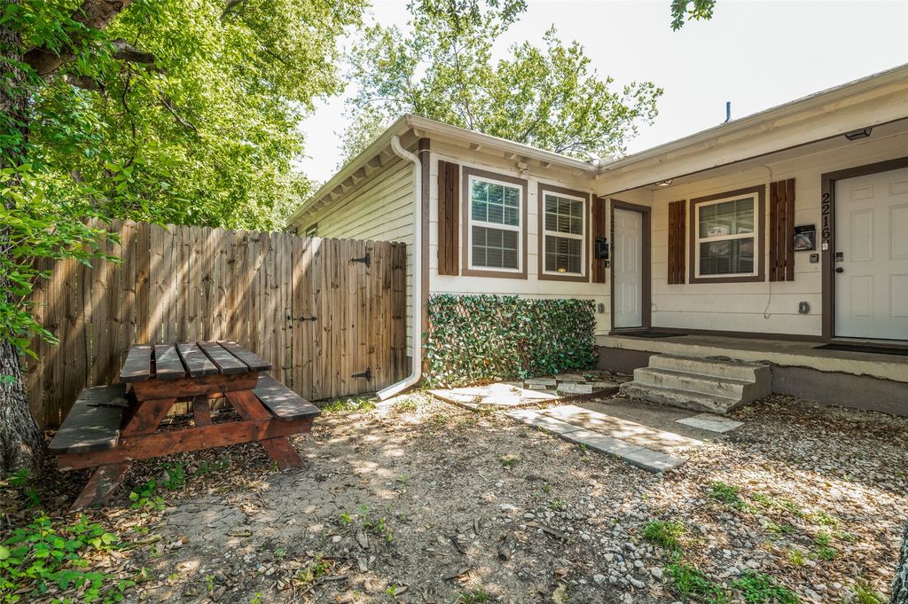 2214 Pine Street, Grand Prairie, TX 75050