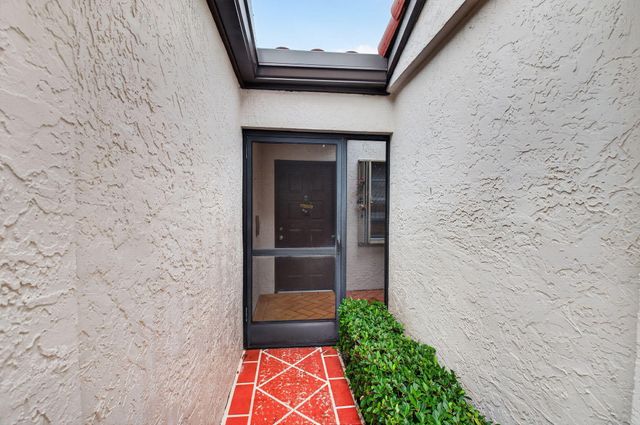 6367 Pointe Pleasant Circle, Delray Beach, FL 33484
