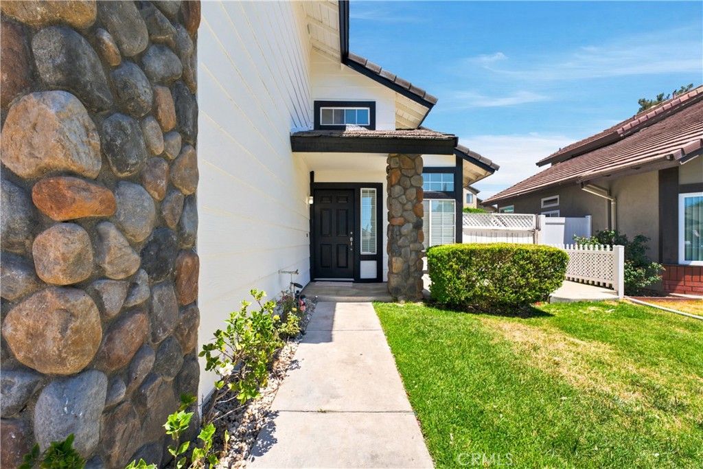 Image 5 of property listing at 39853 Teal Drive, Murrieta, CA 92562