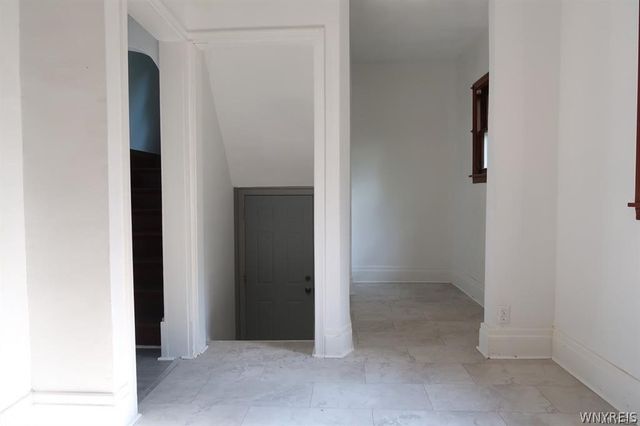 260 70th Street, Niagara Falls, NY 14304