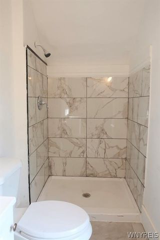 260 70th Street, Niagara Falls, NY 14304