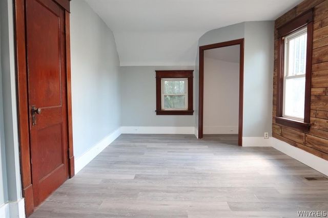260 70th Street, Niagara Falls, NY 14304