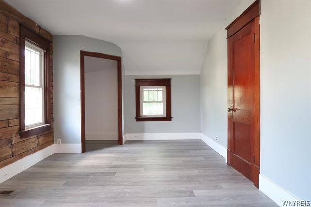 260 70th Street, Niagara Falls, NY 14304