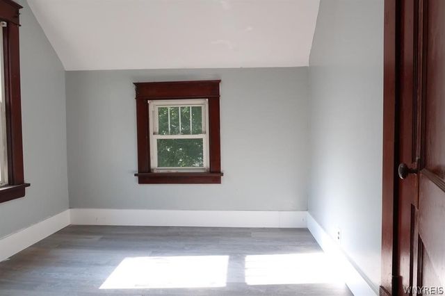 260 70th Street, Niagara Falls, NY 14304