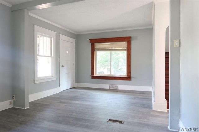 260 70th Street, Niagara Falls, NY 14304