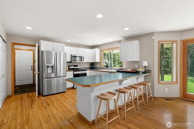 5623 NW Millglade Lane, Bremerton, WA 98312