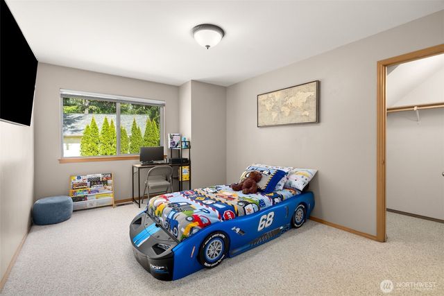 5623 NW Millglade Lane, Bremerton, WA 98312