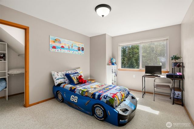5623 NW Millglade Lane, Bremerton, WA 98312