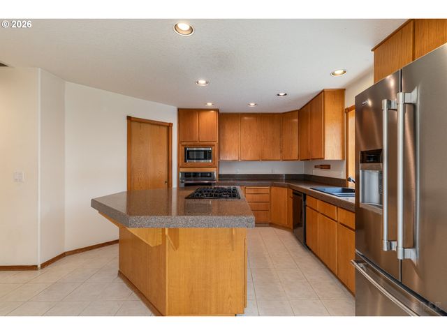 33221 Sw LINDEN St, Scappoose, OR 97056