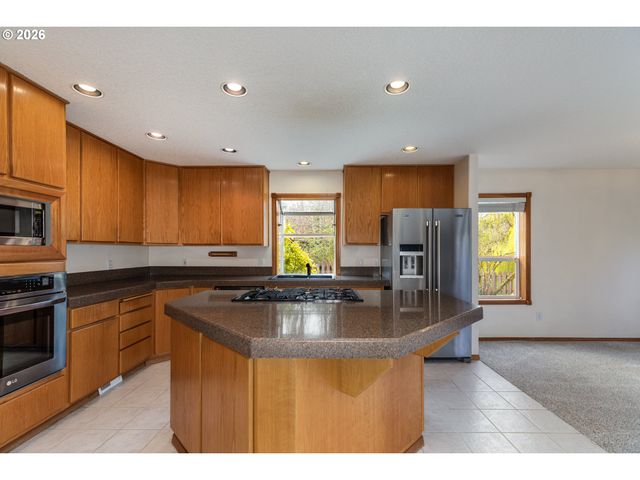 33221 Sw LINDEN St, Scappoose, OR 97056