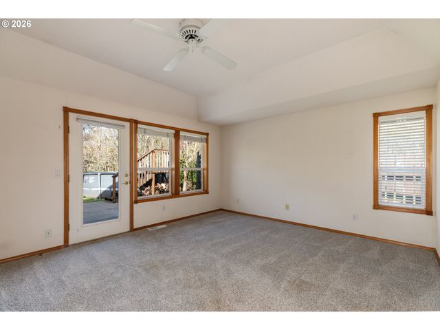 33221 Sw LINDEN St, Scappoose, OR 97056