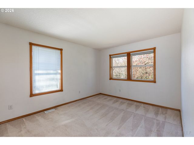 33221 Sw LINDEN St, Scappoose, OR 97056