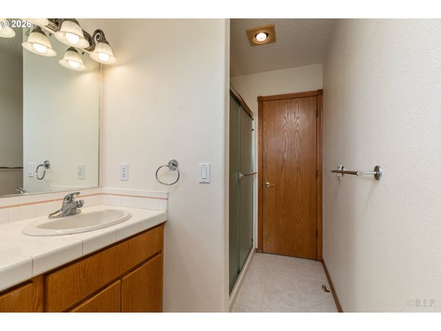 33221 Sw LINDEN St, Scappoose, OR 97056