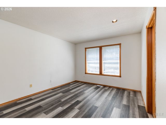 33221 Sw LINDEN St, Scappoose, OR 97056