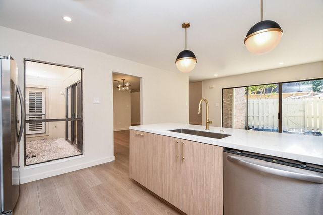 426 E Fair Harbor Lane, Houston, TX 77079