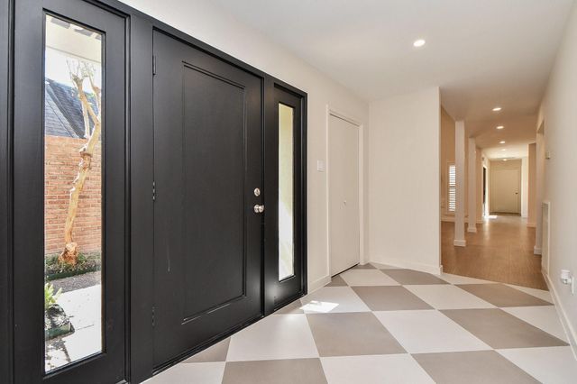 426 E Fair Harbor Lane, Houston, TX 77079