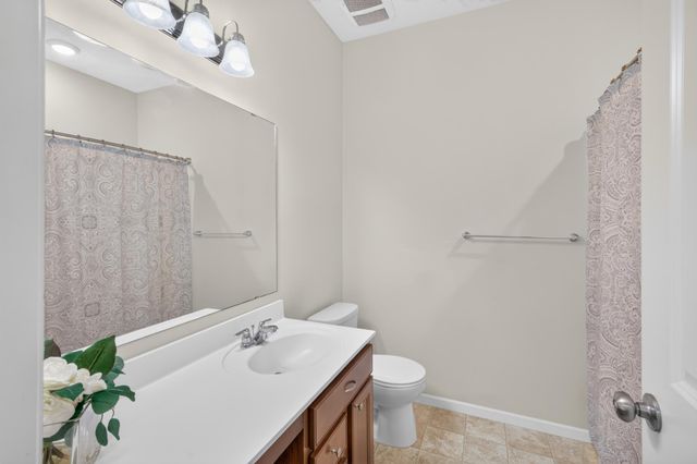 9216 Lighthouse Lane, Woodbury, MN 55129