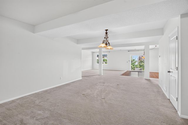 9216 Lighthouse Lane, Woodbury, MN 55129
