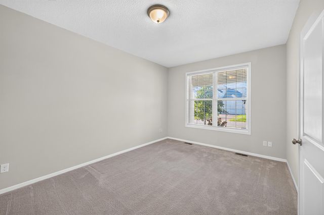 9216 Lighthouse Lane, Woodbury, MN 55129