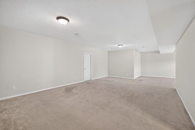 9216 Lighthouse Lane, Woodbury, MN 55129