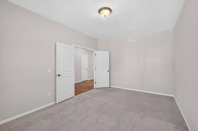 9216 Lighthouse Lane, Woodbury, MN 55129