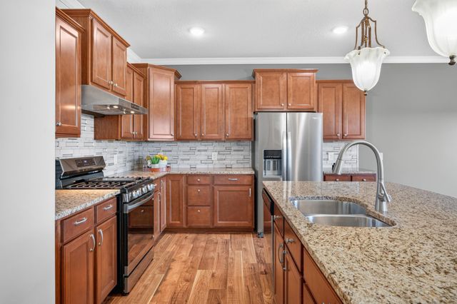 9216 Lighthouse Lane, Woodbury, MN 55129