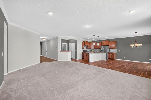 9216 Lighthouse Lane, Woodbury, MN 55129