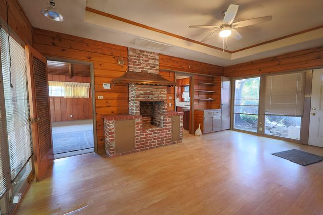 267 N Strathmore Avenue, Lindsay, CA 93247