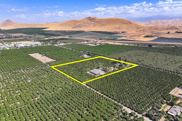 267 N Strathmore Avenue, Lindsay, CA 93247