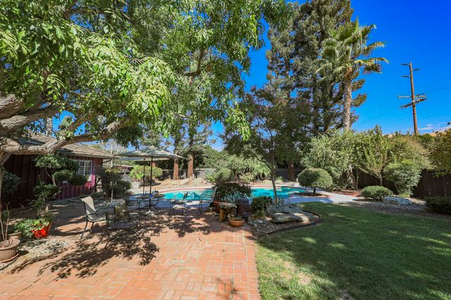 267 N Strathmore Avenue, Lindsay, CA 93247