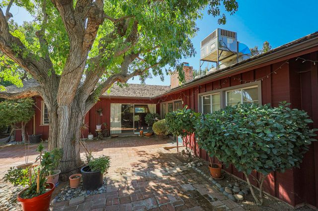 267 N Strathmore Avenue, Lindsay, CA 93247