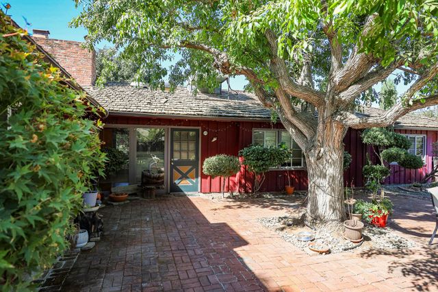 267 N Strathmore Avenue, Lindsay, CA 93247