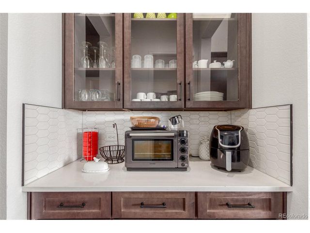 22773 E Narrowleaf Cir, Aurora, CO 80016