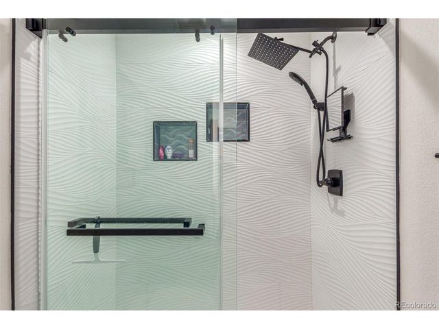 22773 E Narrowleaf Cir, Aurora, CO 80016