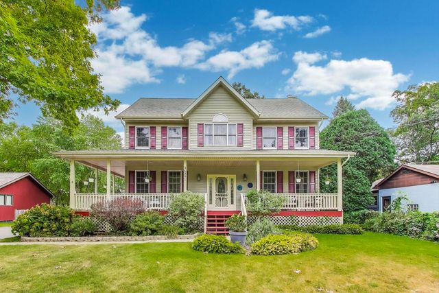 36391 N Tamarack Drive, Ingleside, IL 60041