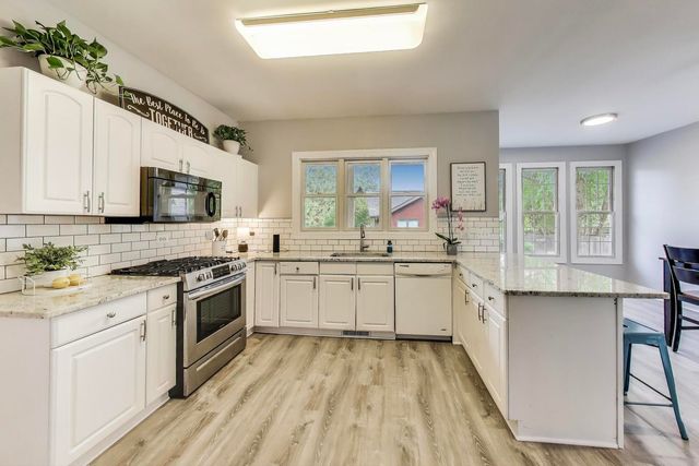 36391 N Tamarack Drive, Ingleside, IL 60041