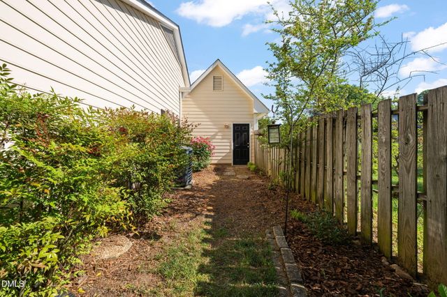 2744 Cottage Circle, Raleigh, NC 27613