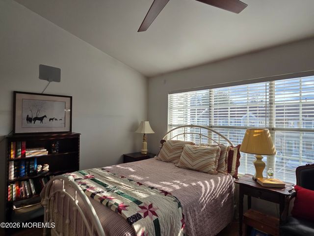 62 Horseshoe Court, Tinton Falls, NJ 07753