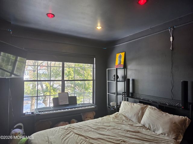 62 Horseshoe Court, Tinton Falls, NJ 07753