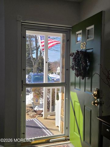 62 Horseshoe Court, Tinton Falls, NJ 07753