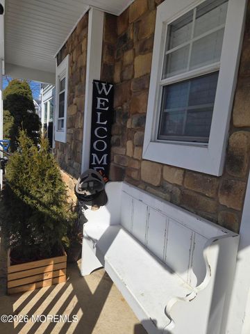 62 Horseshoe Court, Tinton Falls, NJ 07753