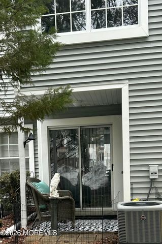 62 Horseshoe Court, Tinton Falls, NJ 07753