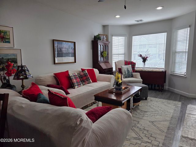 62 Horseshoe Court, Tinton Falls, NJ 07753