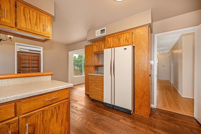 6200 Templeton Dr, Carmichael, CA 95608