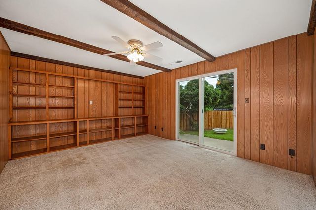 6200 Templeton Dr, Carmichael, CA 95608