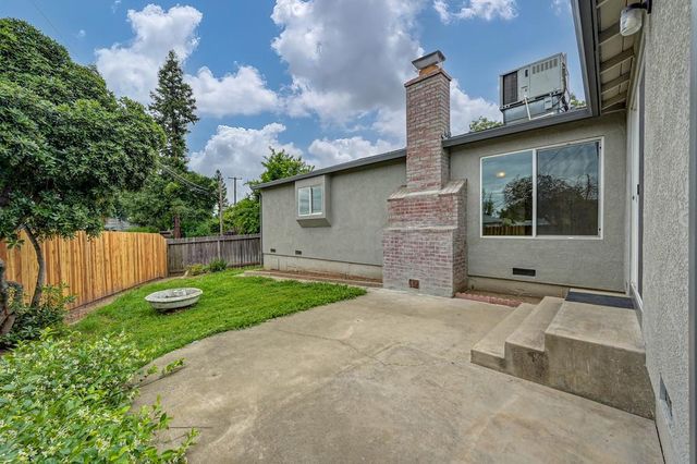 6200 Templeton Dr, Carmichael, CA 95608